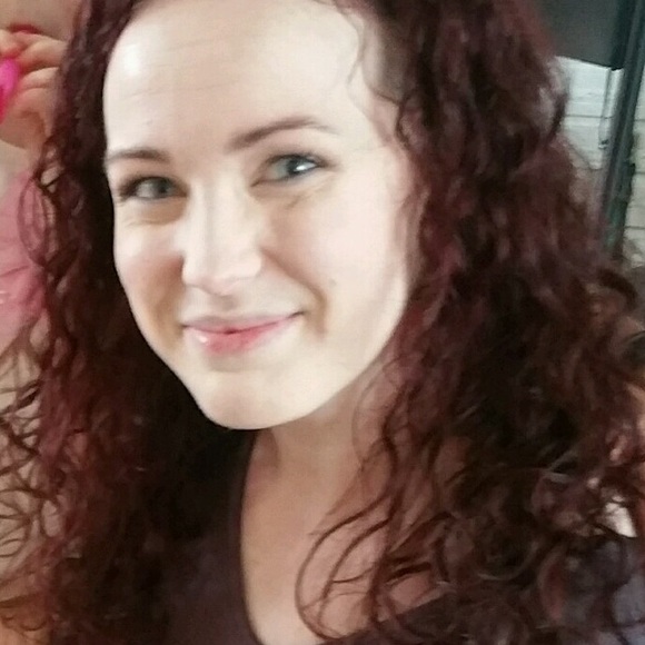 Meet your Posher, Lisa - Picture 1 of 4